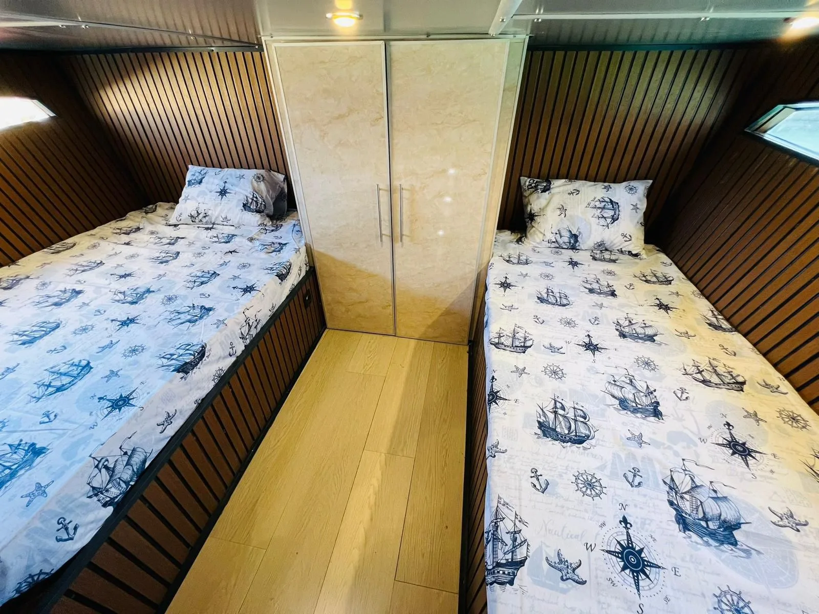 Free Lion - Gallery 8